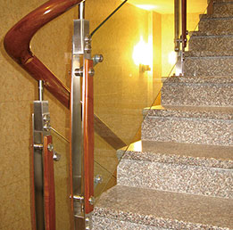 不鏽鋼樓（lóu）梯立柱