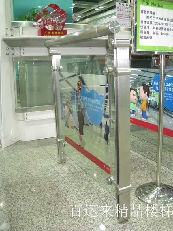 不鏽鋼欄杆立（lì）柱